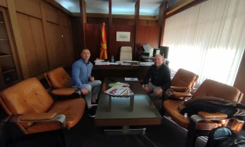 Претседателот на МД „Илинден“, Ѓурѓај на средбата со Никчевски, директор на НУБ „Св. Климент Охридски“-Скопје