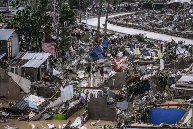 Тајфунот „Калмаеги“ усмрти 66 лица и расели стотици илјади на Филипините