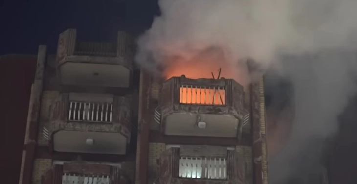 Është përditësuar bilanci i vdekjeve: Në zjarrin në qytetin e Tuzllës 11 viktima dhe 35 të lënduar