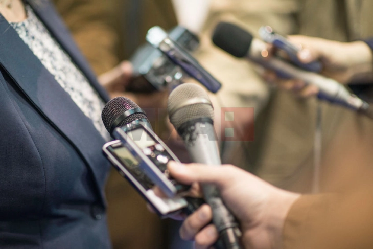 Gazetari italian pushohet nga puna për shkak të pyetjes në lidhje me Rripin e Gazës në një  brifing të KE-së