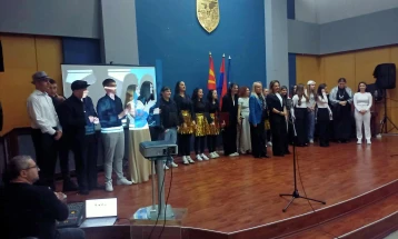 Економското училиште во Велес слави 65 години посветеност на образованието и македонскиот јазик