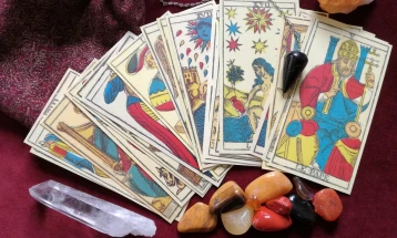 Турската полиција уапси 62 лица под сомнение за измами со гатање