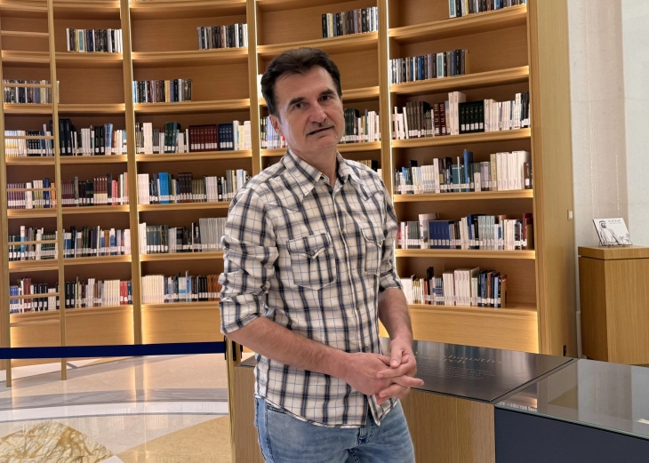 Тотев, бугарскиот литературен истражувач за МИА: Да се слушаме повеќе, за да можеме да се разбереме