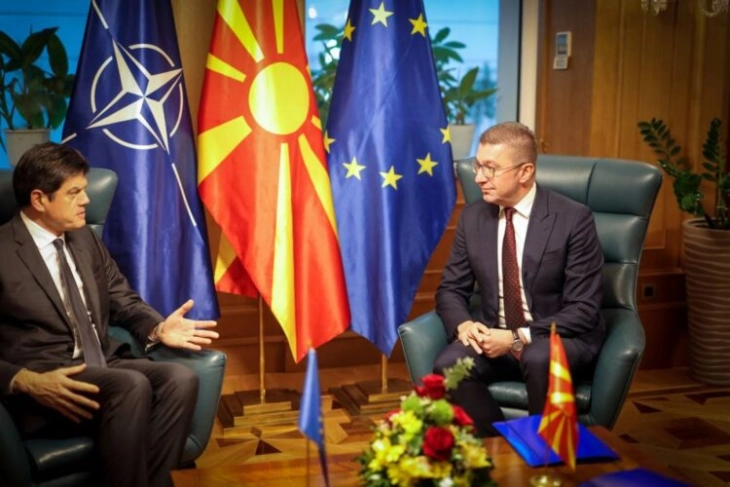 Средба Мицкоски - Рокас за Извештајот на ЕК