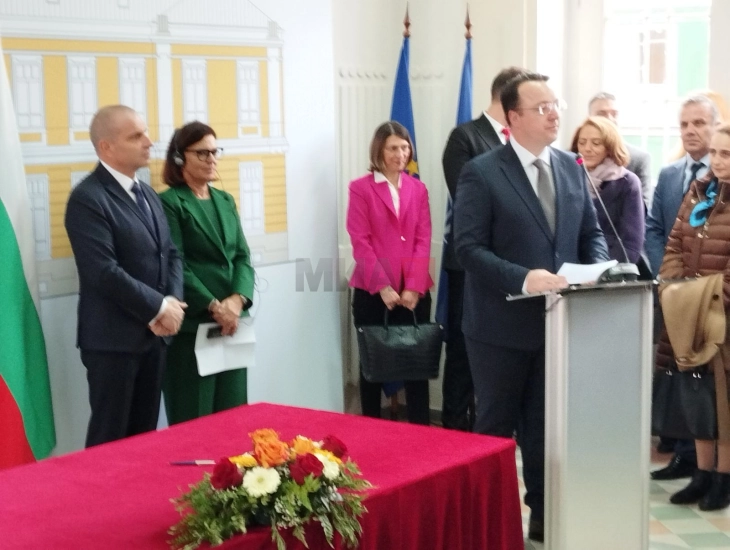 Nikolloski: Jemi të përkushtuar për ndërtimin e Korridorit 8