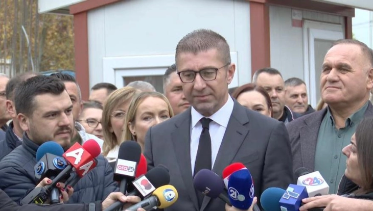 Mickoski për Raportin e KE-së: Do të marrim pesëshe dhe do jemi kampion nëse i bëjmë ndryshimet kushtetuese dhe më pas do të kemi veto të re