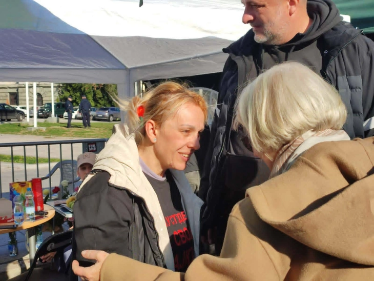 Во дводневна блокада се 23 средни училишта во Белград во поддршка на Дијана Хрка која штрајкува со глад