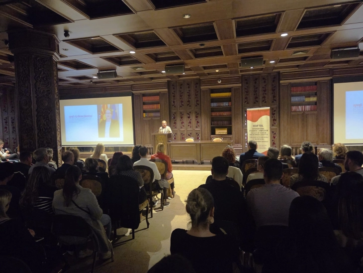 Në Shkup po mbahet simpozium ndërkombëtar studentor kushtuar sfidave në botën e re të epokës digjitale