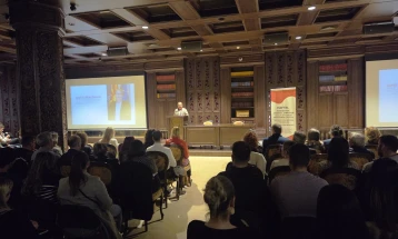 Në Shkup po mbahet simpozium ndërkombëtar studentor kushtuar sfidave në botën e re të epokës digjitale