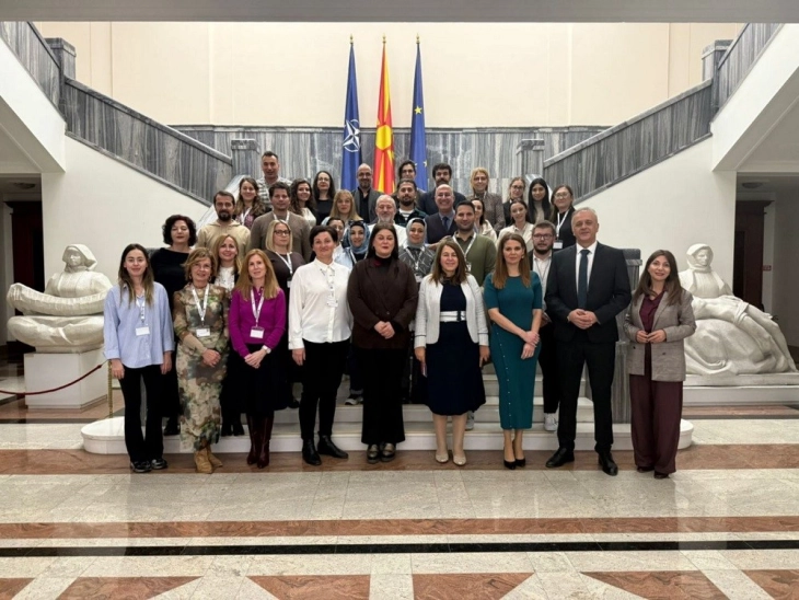 Profesorë nga katër shtete evropiane për vizitë në Kuvend