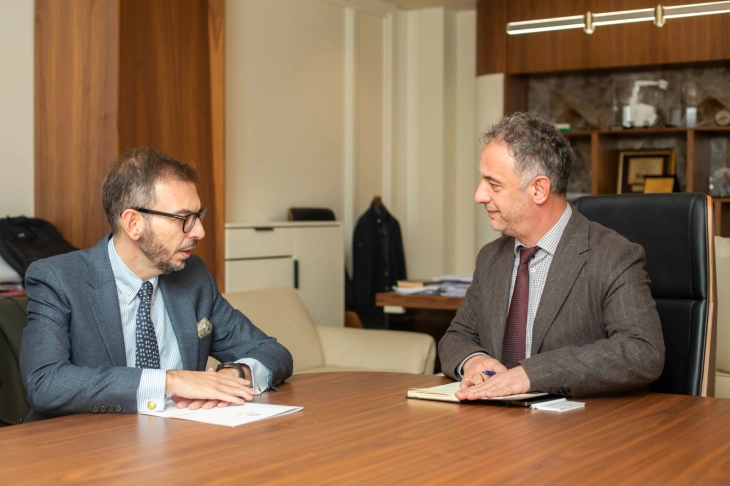 Ministri Aliu u takua me ambasadorin italian, Palminteri