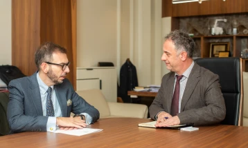 Ministri Aliu u takua me ambasadorin italian, Palminteri