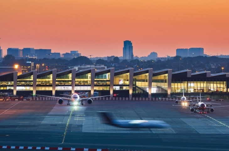 Бриселскиот аеродром одново привремено затворен за сообраќај поради дрон 