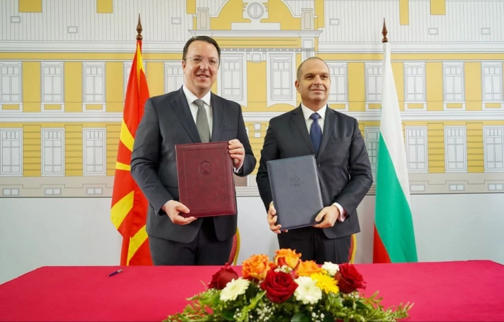 ЕУ го поздрави потпишувањето на Договорот за меѓуграничниот железнички тунел на Коридор 8