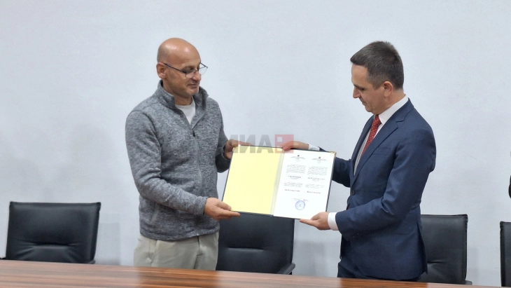 Kasami mori certifikatën për mandat të dytë, fillimisht do të realizohet transporti publik falas me autobusë