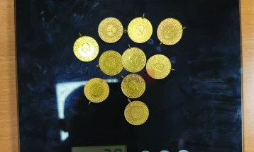 Drejtoria e Doganave: Konfiskohet ari, 37.500 euro, pajisje 