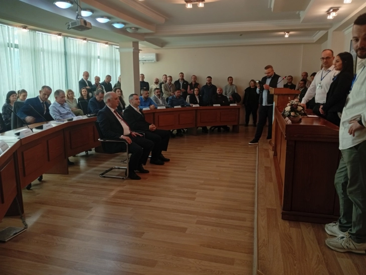 Врачени уверенијата на новиот градоначалник и советниците на Општина Дебар, извршено припомопредавање на градоначалничката функција