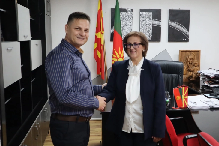 Новата градоначалничка Соња Стаменкова и советниците во Советот на општина Македонска Каменица ги добија уверенијата