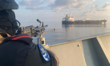 Ослободени членовите на екипажот од танкерот нападнат од пирати во близина на Сомалија