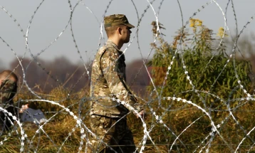 Словенечките граници од денеска ќе ги чува и армијата