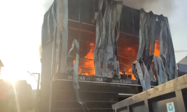 Шест жртви во пожар во магацин за парфеми во Турција