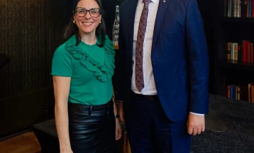 Стерјовски се сретна со холандската европратеничка Дер Вале, ја запознал со положбата на македонското малцинство во Албанија