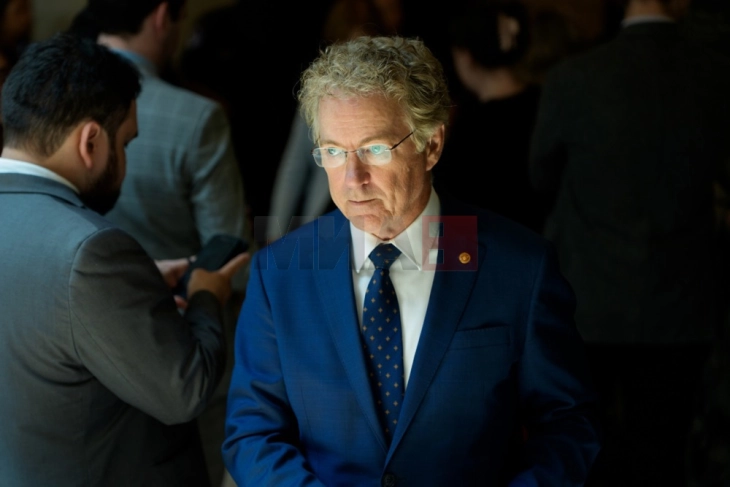 Ранд Пол против Кенеди и Трамп, сака да прима плата додека владините службеници се без примања