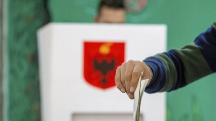 Утре предвремени избори во пет општини во Албанија