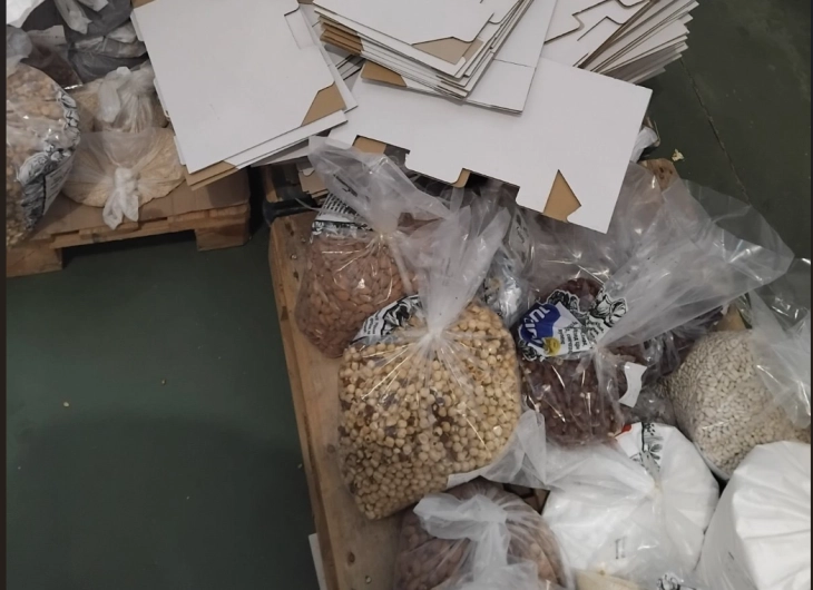 Јаткасти плодови и зачини со една до две години поминат рок, АХВ заплени и уништи речиси  37 тони храна изминатата недела