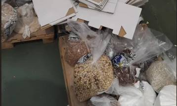 Јаткасти плодови и зачини со една до две години поминат рок, АХВ заплени и уништи речиси  37 тони храна изминатата недела