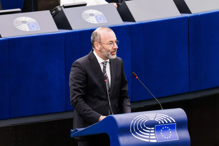 Top EU lawmaker says Syrians should return home, with exceptions