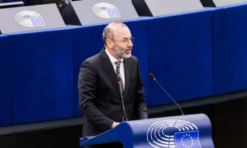 Top EU lawmaker says Syrians should return home, with exceptions