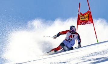 Хиршер го одложи враќањето на патеките