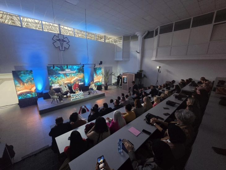 Education Ministry's panel in Tetovo: Technology can support learning, but it cannot replace teachers