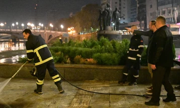 Над четири и пол илјади тони отпад собрани во акцијата за чистење на Скопје, изречени 40 казни и 70 опомени