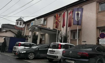 Општина Врапчиште ги затвори вратите на два објекта, администрацијата не дава услуги