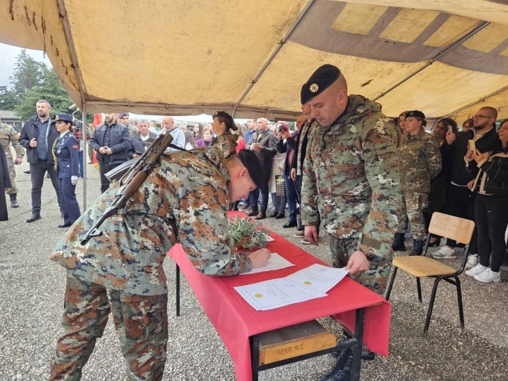 Tridhjetë e një kadetë dhe 28 praktikantë hyjnë në radhët e Akademisë ushtarake