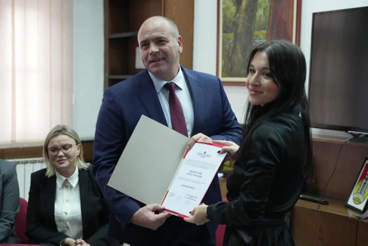 ОИК Куманово ги додели уверенијата на градоначалникот Димитриевски и на 31 советник