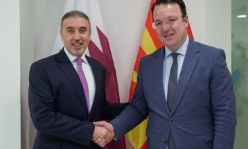 Nikollovski - Al Kajari: Rritje e bashkëpunimit ekonomik me Katarin dhe vendosje e linjës së drejtpërdrejtë ajrore Shkup - Doha