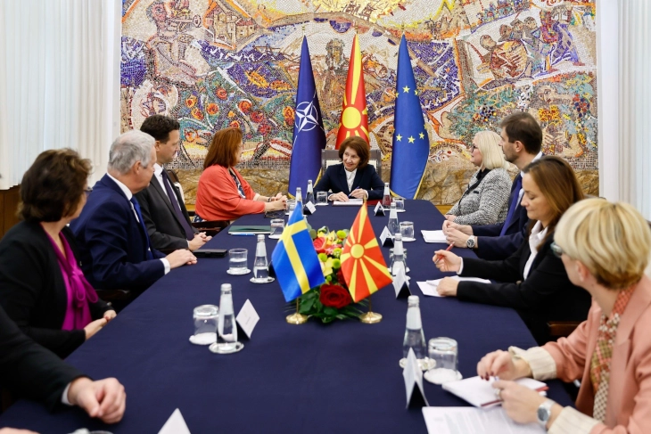 Претседателката Сиљановска-Давкова прими делегација на Меѓупарламентарната група за пријателство од шведскиот парламент