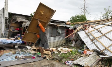 Të paktën 18 viktima nga tajfuni Fung-vong në Filipine