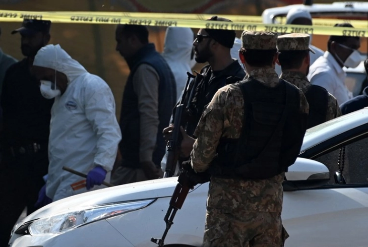 Во експлозијата пред судот во Исламабад загинаа 12 лица