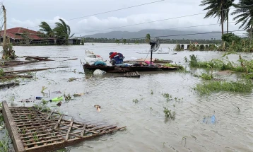 Numri i viktimave nga tajfuni Funon në Filipine është rritur në 25