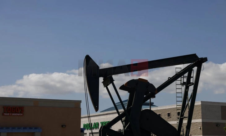 IEA: Kërkesa globale për naftë dhe gaz mund të rritet deri në vitin 2050