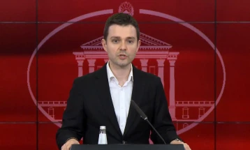 Прес-конференција на министерот Муцунски и потпретседателот на ЕИБ Де Грот (во живо)