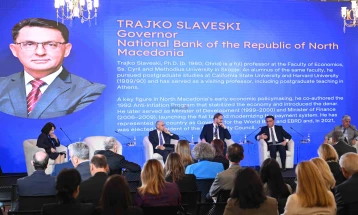 Sllaveski në Tiranë: Ndjekim politikën monetare të kujdesshme dhe jemi të përgatitur t’u përgjigjemi të gjitha rreziqeve të mundshme