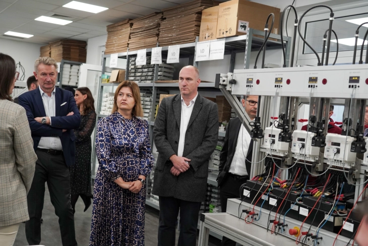 Божиновска во посета на лабораторијата на Електродистрибуција - контролата на броилата предуслов за доверба во енергетскиот систем