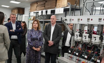 Божиновска во посета на лабораторијата на Електродистрибуција - контролата на броилата предуслов за доверба во енергетскиот систем