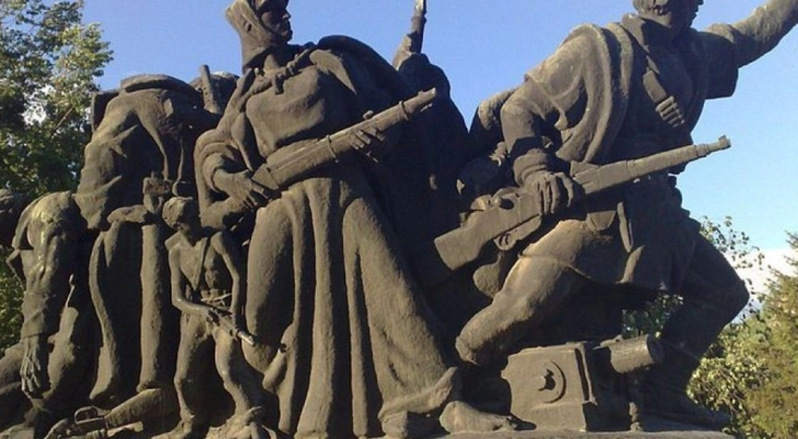 Градот Скопје со оддавање почит и признанија го слави 13 Ноември – Денот на ослободувањето