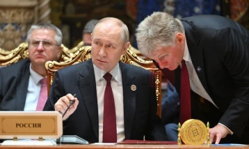 Kremlini i dërgoi mesazh Ukrainës: Sa më shumë që prisni, aq më e vështirë do bëhet